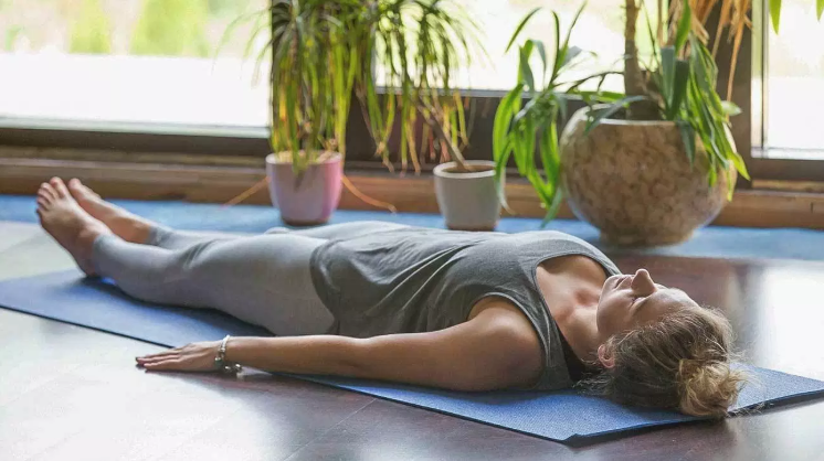 meditar deitado - Como Começar a Meditar - Passo a Passo